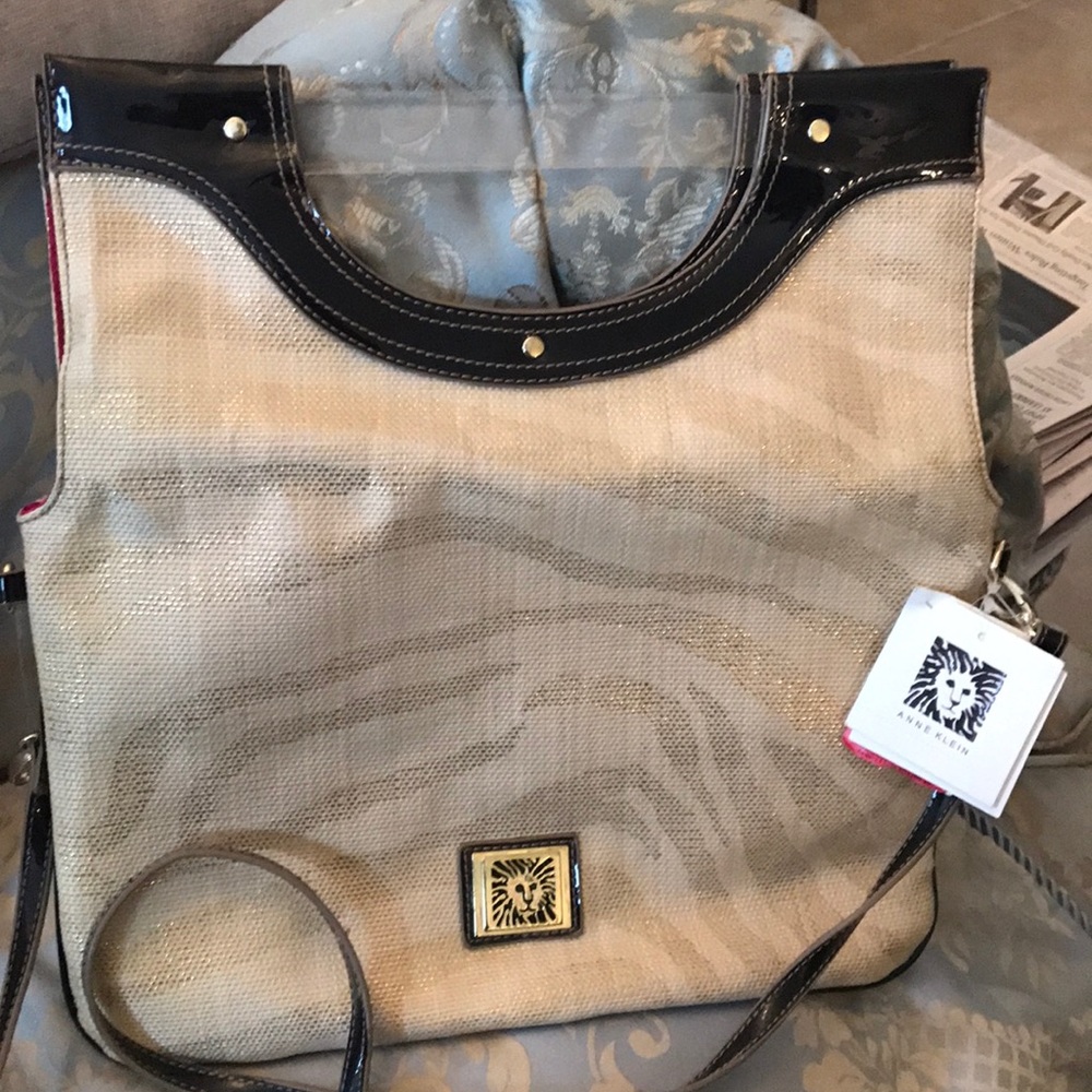 🆕Anne Klein Bag Gold Beige animal print Lucite